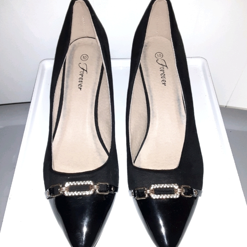 Size 10 Beautiful black heels